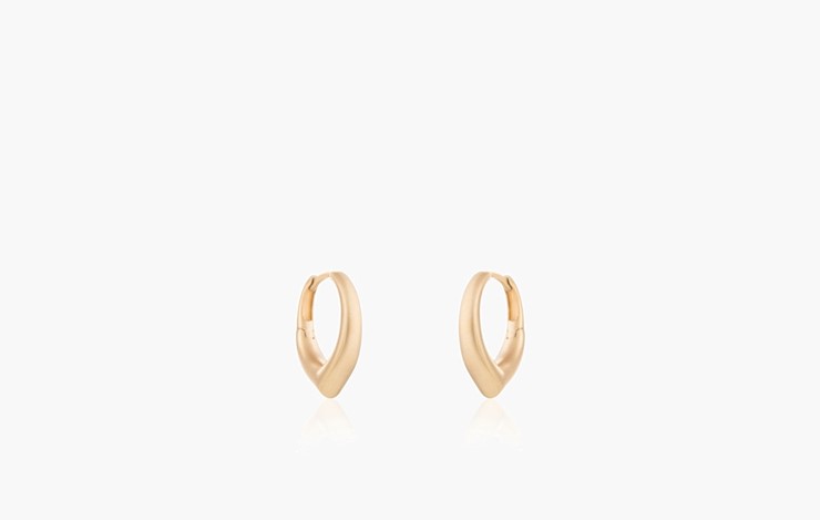 THE ARCH COURAGE MINI HOOP EARRINGS